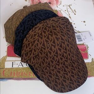 MICHAEL KORS SIGNATURE MONOGRAM HAT
